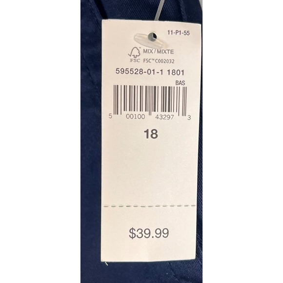 NWT GAP Women's WOVEN BERMUDA Shorts, TAPES NAVY, Size 18 - Picture 4 of 9